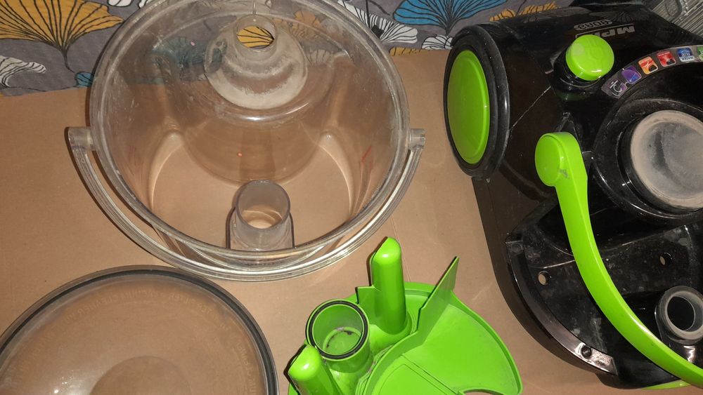 Odkurzacz  MPM wodny Bora 2400w