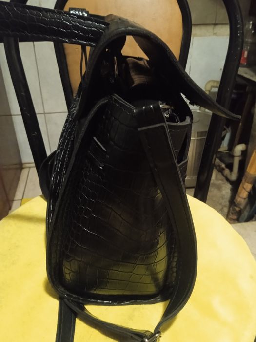 Кожаная сумма женская.