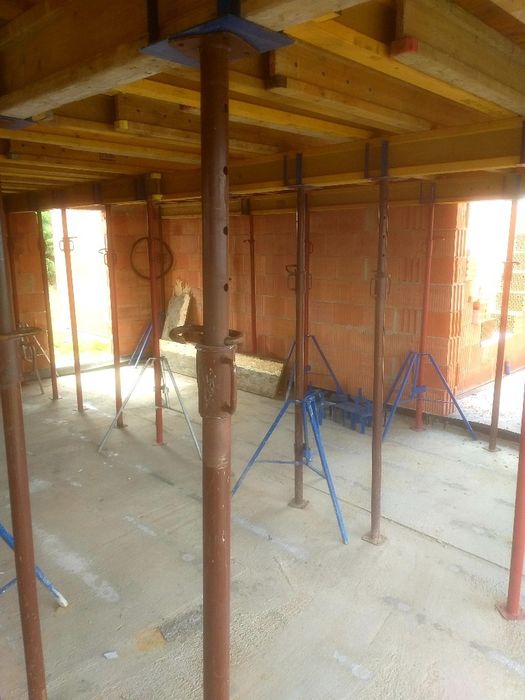 Wynajem szalunków stropowych