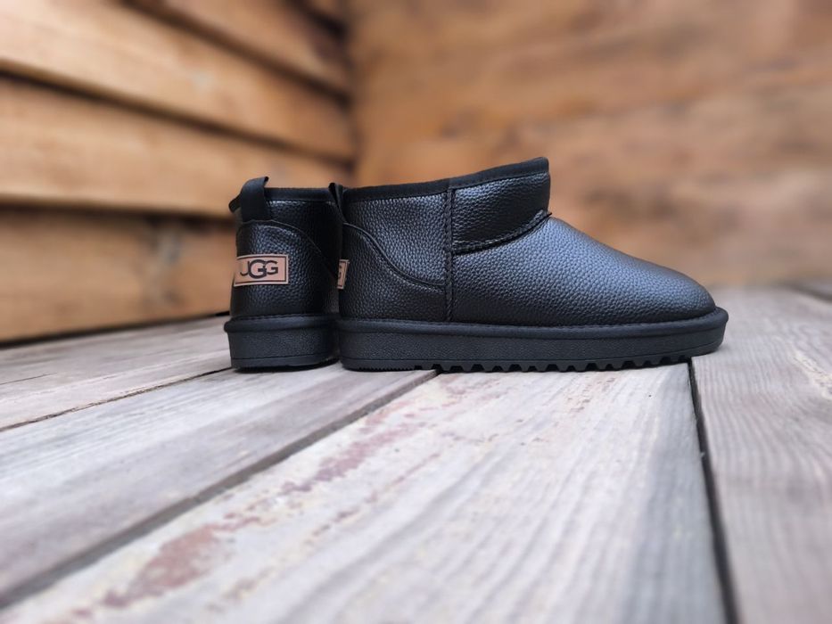 Чорні шкіряні міні короткі угги чоботи черевики жіночі ugg кожаные угі