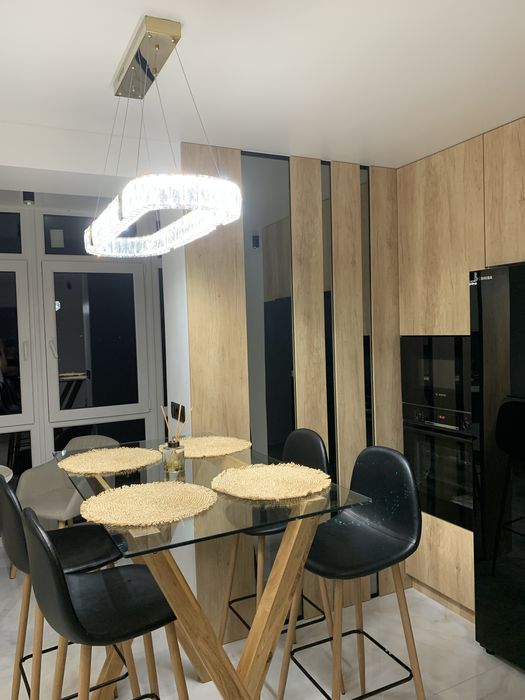 Барний кухонний стіл та крісла