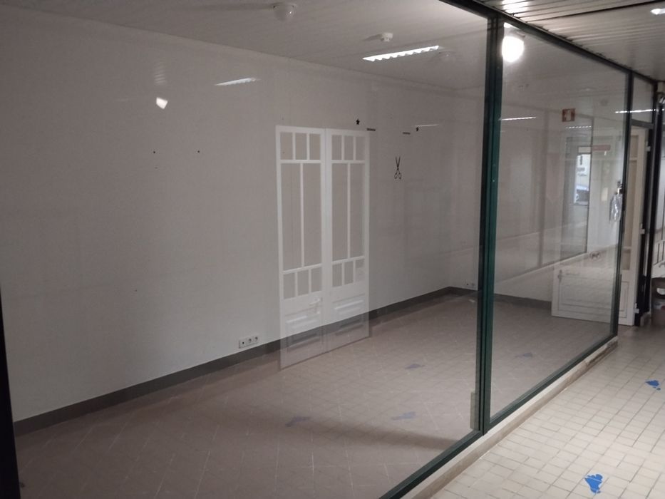 Espaço comercial à venda na Avenida da República