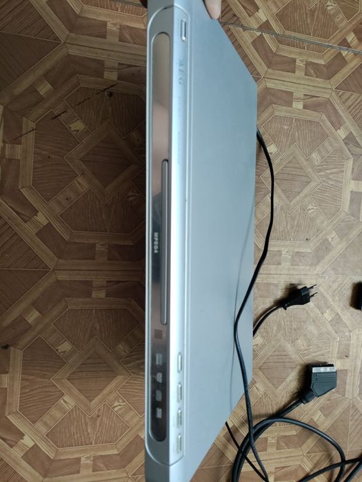 DVD player (двд програвач)