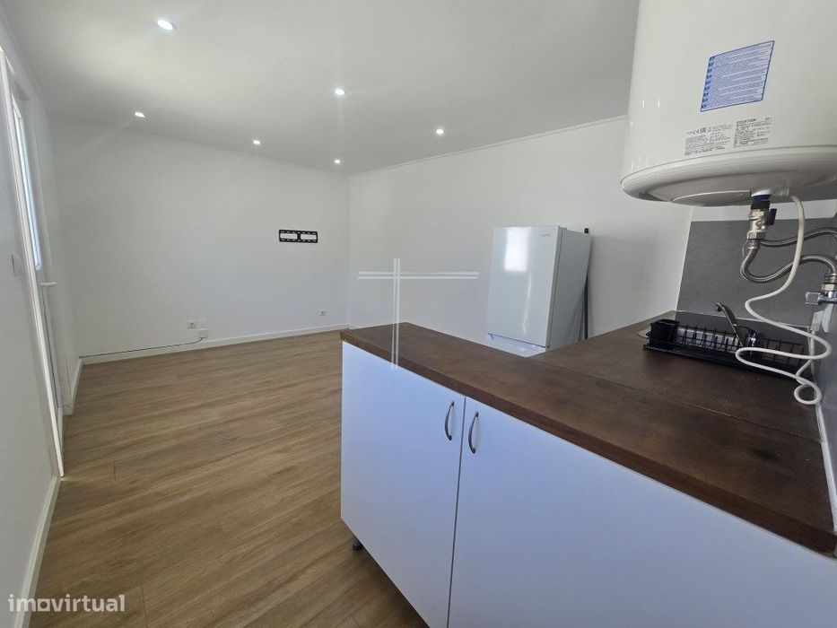 Moradia isolada T4 de arquitetura tradicional - Aroeira