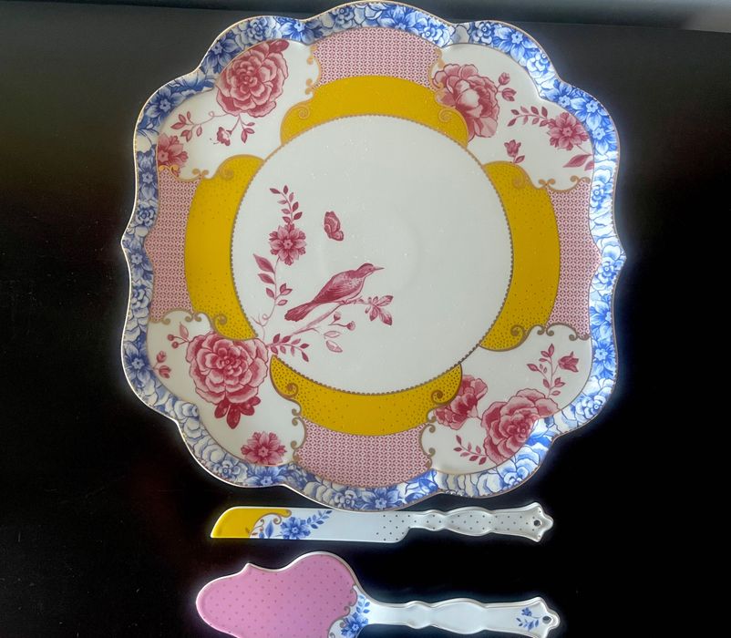 Prato cake stand