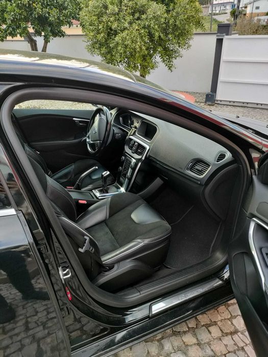Volvo V40 2.0d 190hp D4 R-design