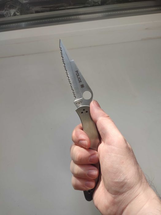 Складной карманный нож Spyderco Police C07