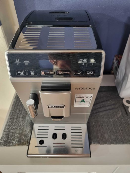 Ekspres do kawy Delonghi Autentica cappuccino