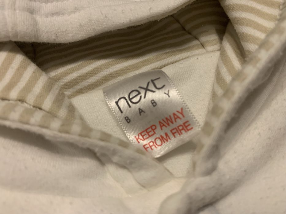 Biała bluza rozpinana Next r. 62 bluza niemowlęca z kapturem