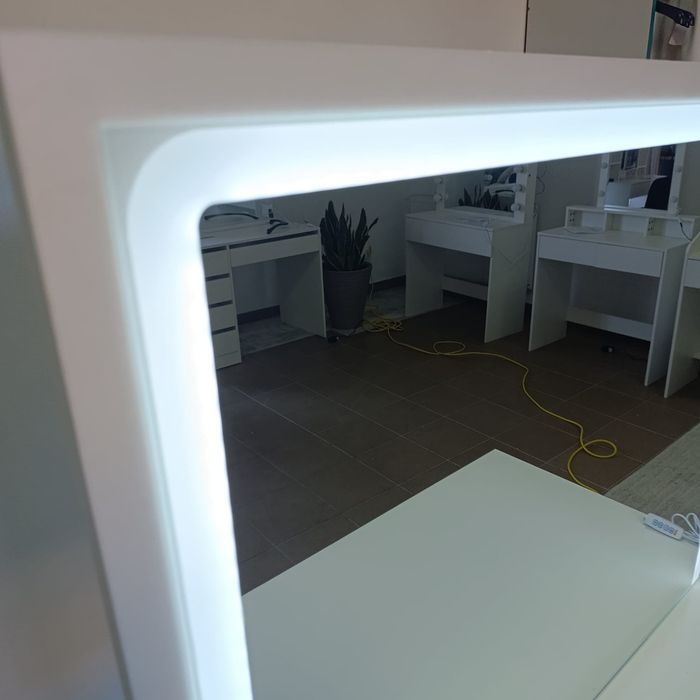 Biurko do makijażu toaletka z lustem led