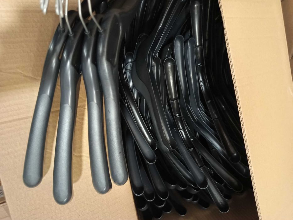 Cabides novos 100 unidades 15€
