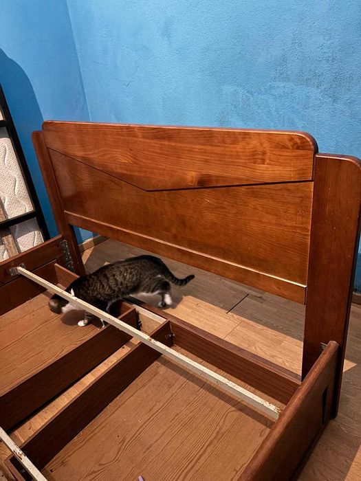 Cama madeira maciça e estrado