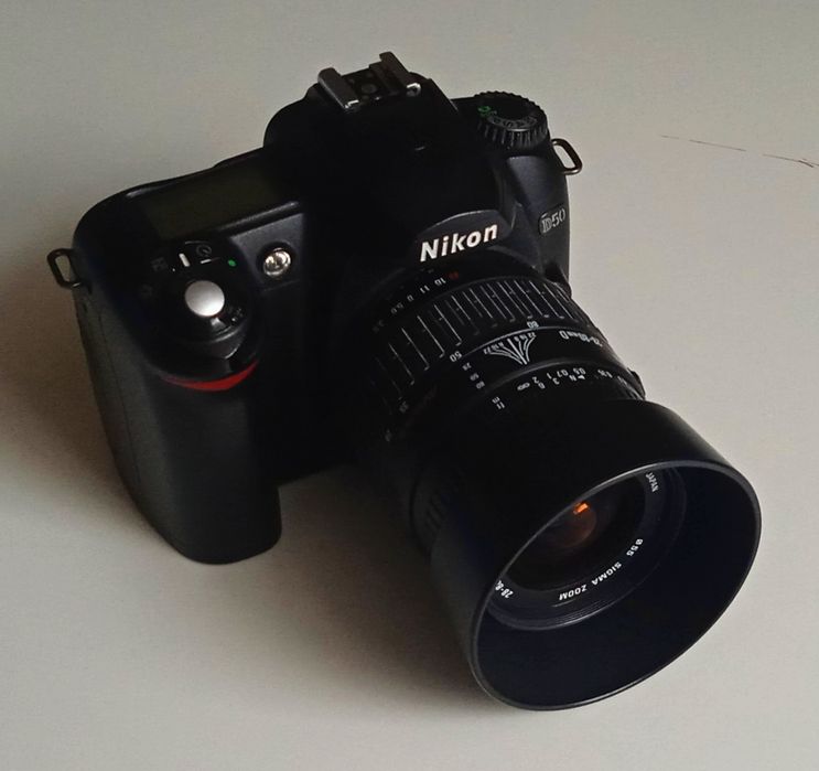 Nikon -  lustrzanka bez obiektywu