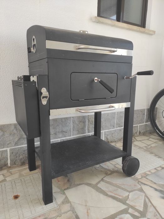 Grelhador a carvão