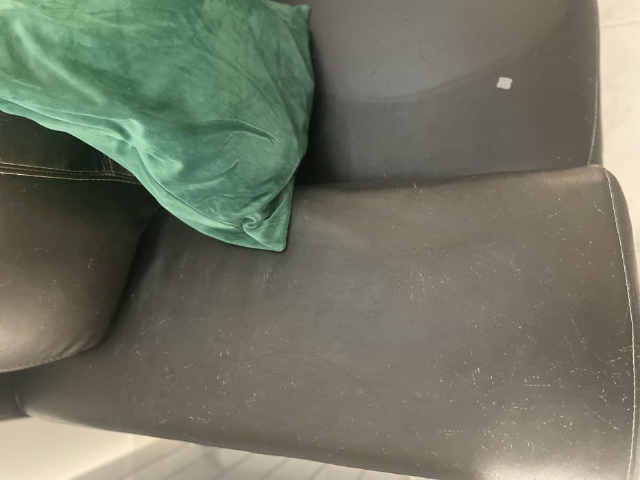 Sofa pele preto sem almofadas