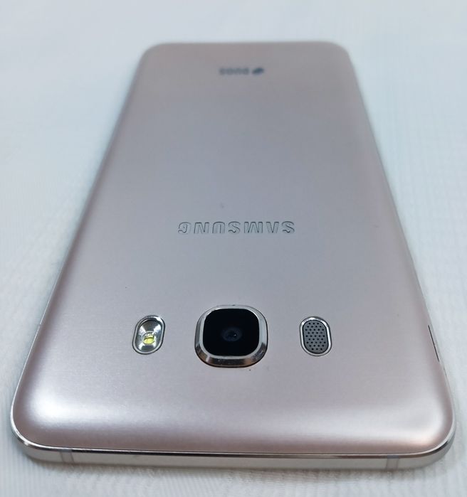 Продам Samsung j7(2016)