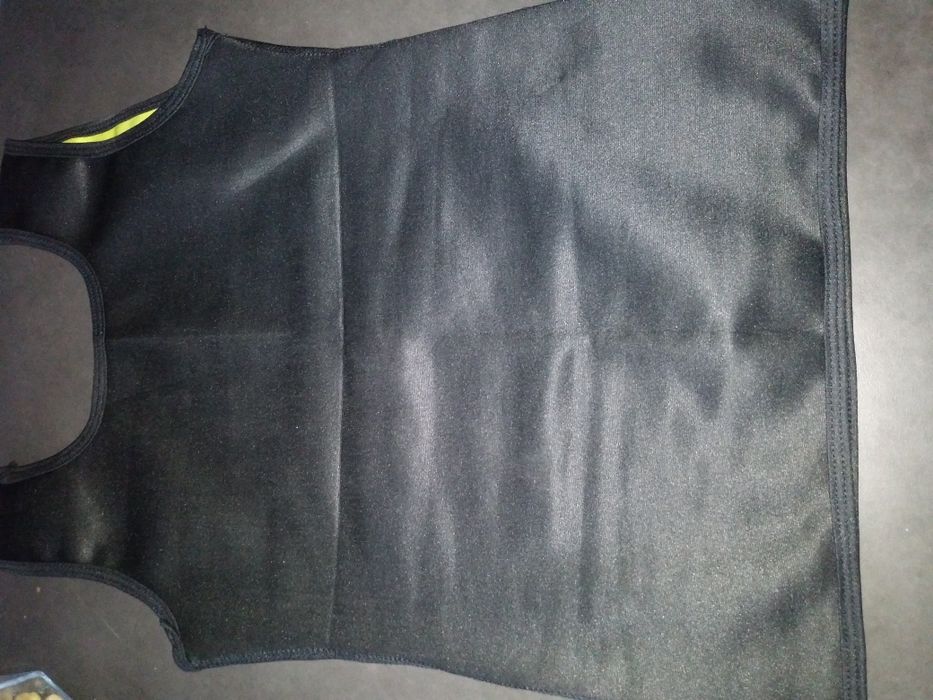 Bluzka modelujaca. Wyszczuplająca