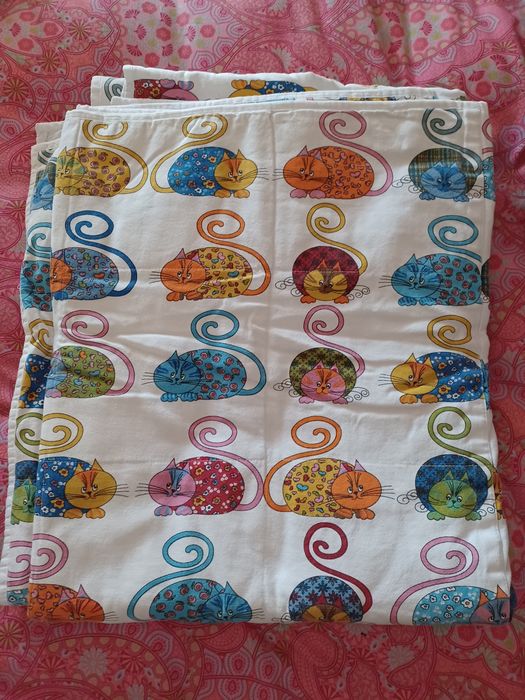 Coberta e cortinas Gato Preto