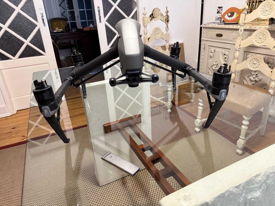 DJI INSPIRE 2 + ZENMUSE X7 + DJI DL-S 24mm E 2 COMANDOS