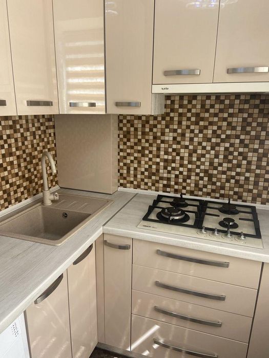 1к, цегляний будинок, Ближні Гречани