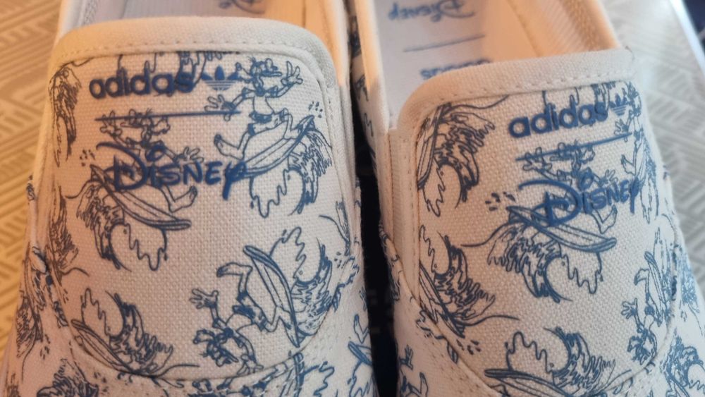 Sapatilha Adidas Originals (nova)