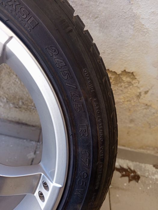 Jantes Momo 5x120 com pneus 245/45/r17