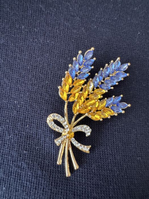 Гердан з бісеру та брошки