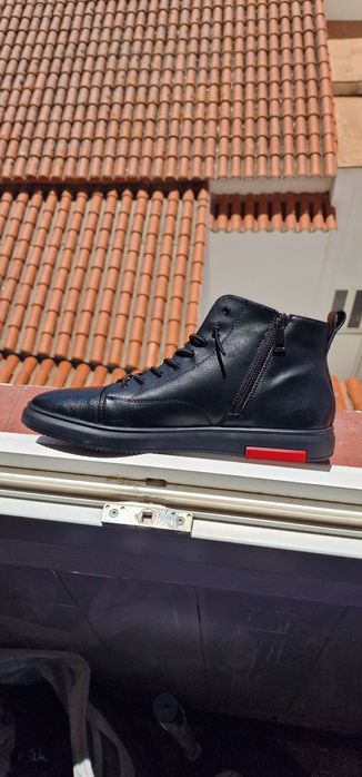 Botas em pele - pretas