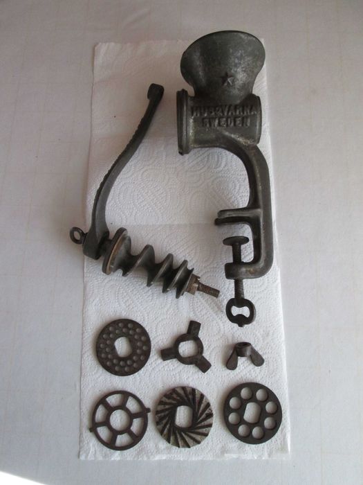 Velharias - Máquina de Moer Carne Antiga para Decoração - Husqvarna