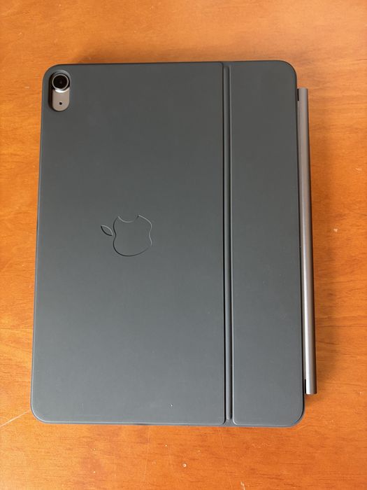iPad Air M4 11” + Magic Keyboard