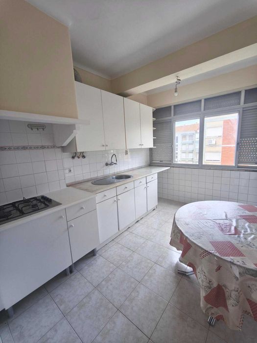T2 com Excelente Localização no Centro de Odivelas – Ótima Oportunidade