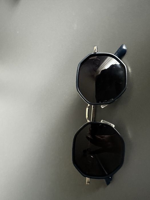 Нові сонцезахисні окуляри