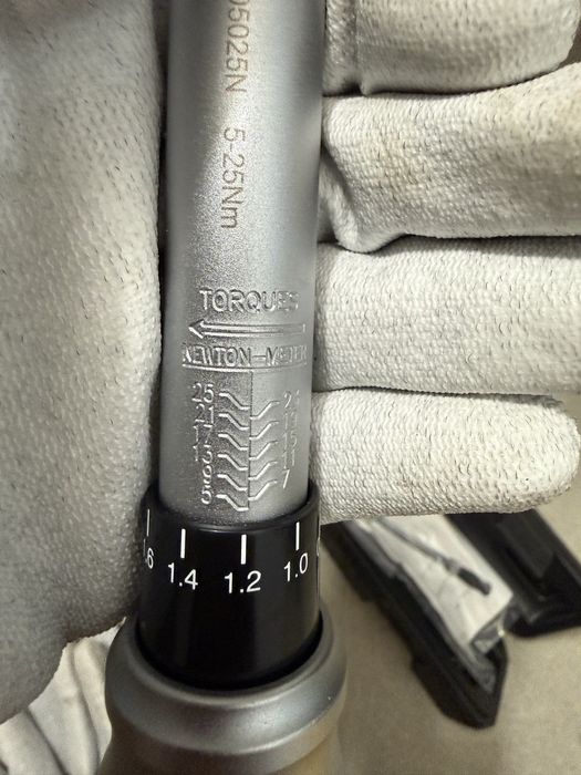 Klucz dynamometryczny 1/4" 5-25Nm L-P M7