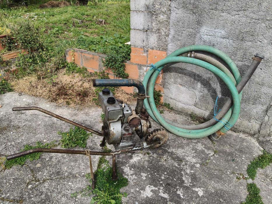 Motobomba Bernard 1,5" usado. Revisão feita. Com Mangueira sucção.