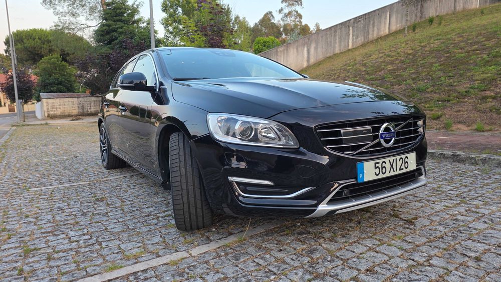 Volvo V60 D6 2.4 Plug-In Hybrid Summum – Full Extras – Estado Impecável