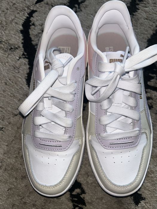 Кросівки жіночі Puma Carina