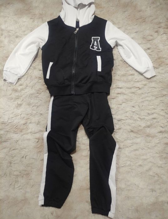 Продам спортивний костюм на хлопчика