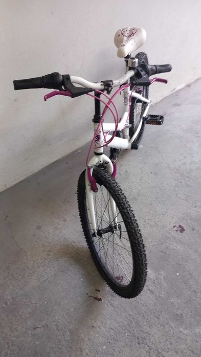 vendo biclicleta Berg junior-roda 24/para rapariga, em bom estado