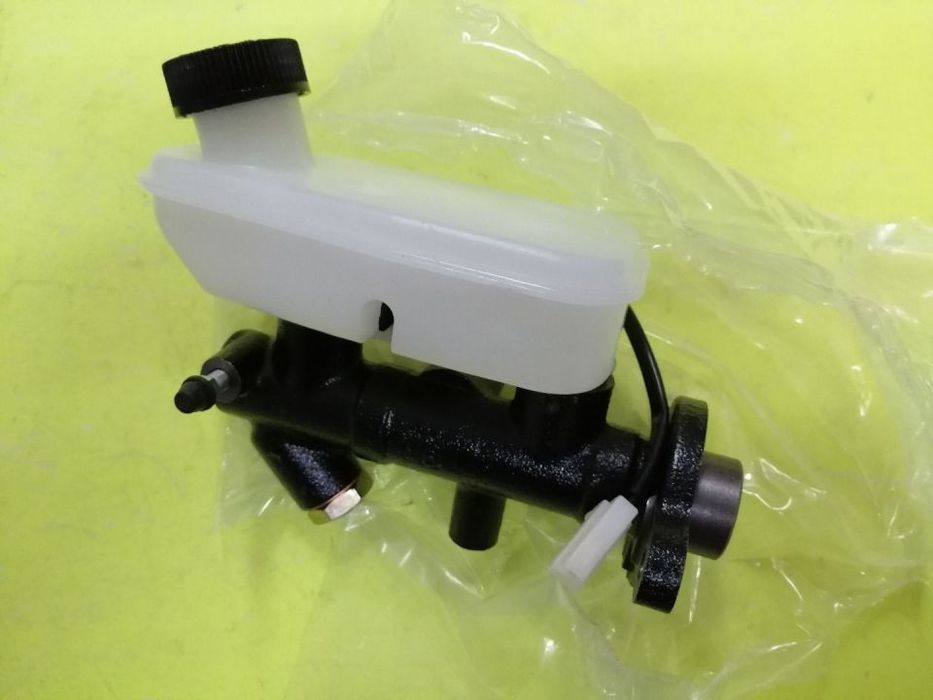 Bomba principal de travões Mazda E2200 e Kia Pregio NOVA
