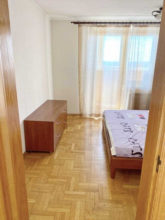 Продам квартиру Святошинська площа 1. метро Житомирська