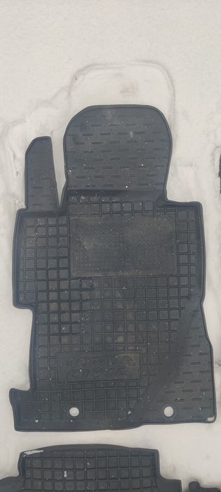 Резинові коврики в Honda Civic 4d