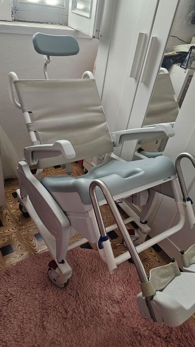 Cadeira de banho Invacare Aquatec Ocean Ergo VIP,, usada 1 ano.