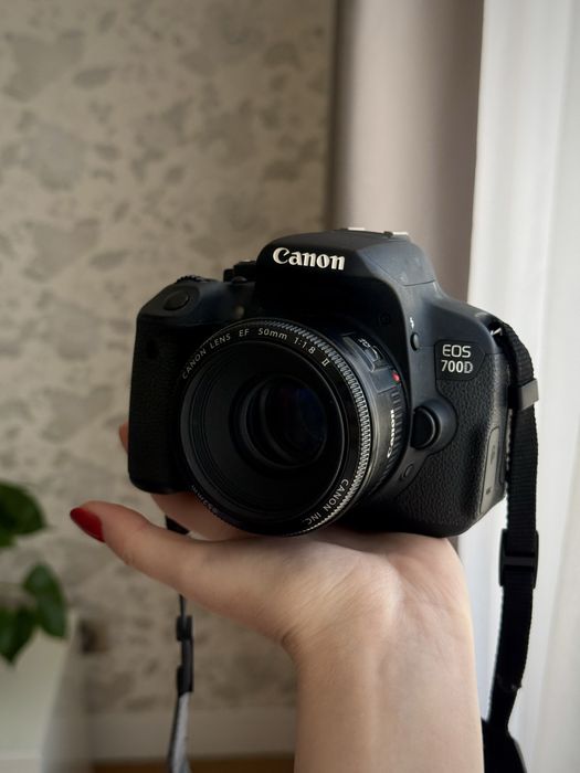 Canon 700d + 3 обʼєктиви