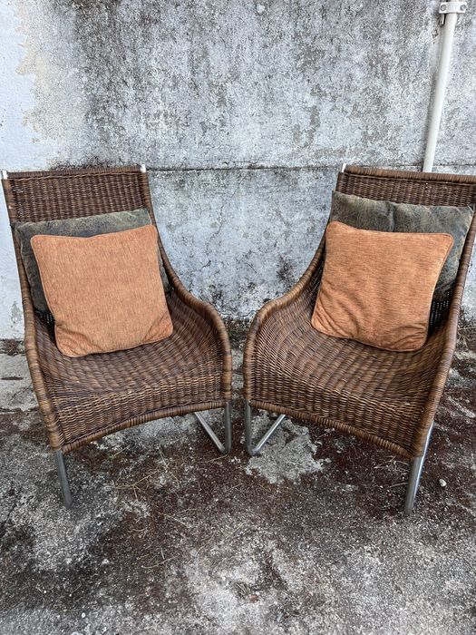 Cadeiras e almofadas