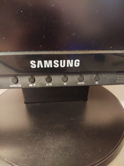 Монітор Samsung SyncMaster2220lm