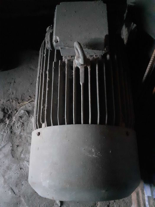 Silnik elektryczny trzy fazowy