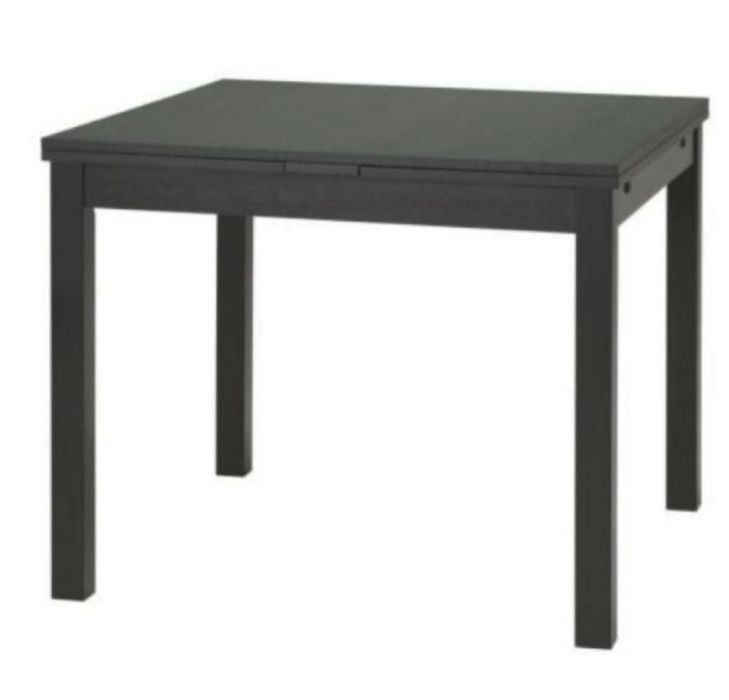 Mesa 4 cadeiras e 2 bancos