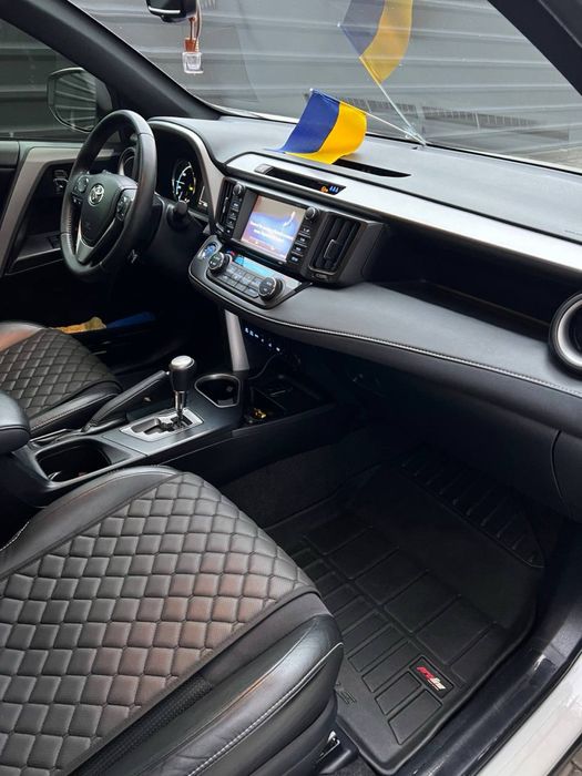 Toyota Rav4 Гібрид 2.5л 2016г
