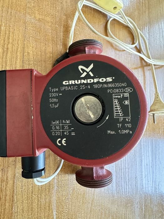 Циркуляционный насос Grundfos UPBasic 25-40 180 б/у)