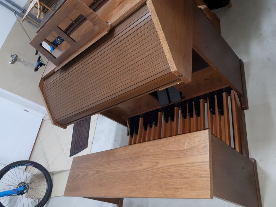 Organy kościelne cyfrowe Viscount Domus 1030. Stan ideał, jak nowe.